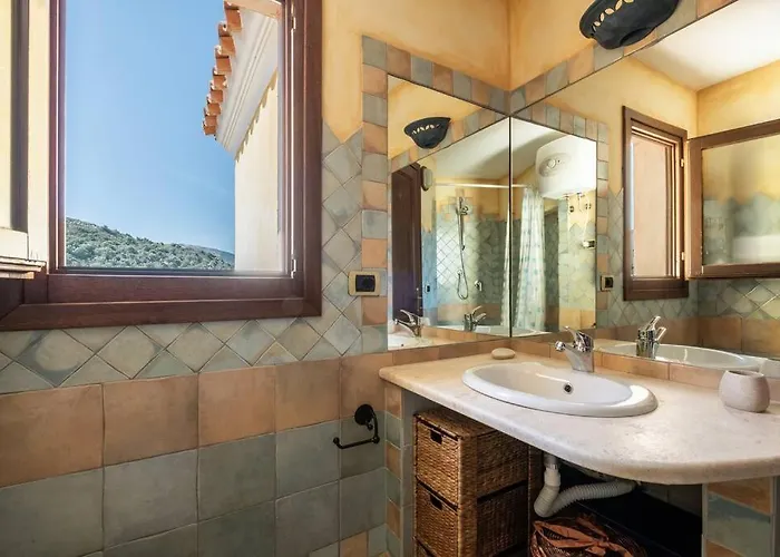 Free Parking - Stunning View Of Tavolara Ferienhaus
